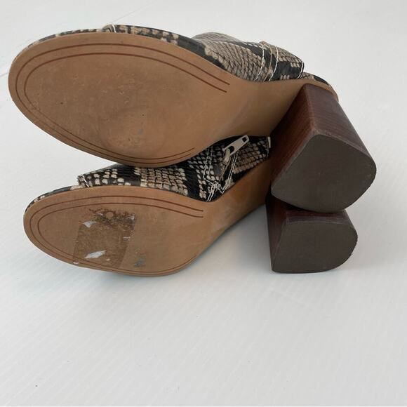 Treasure & Bond snake pattern stacked heel peep toes shoes size 8.5 - Picture 9 of 12